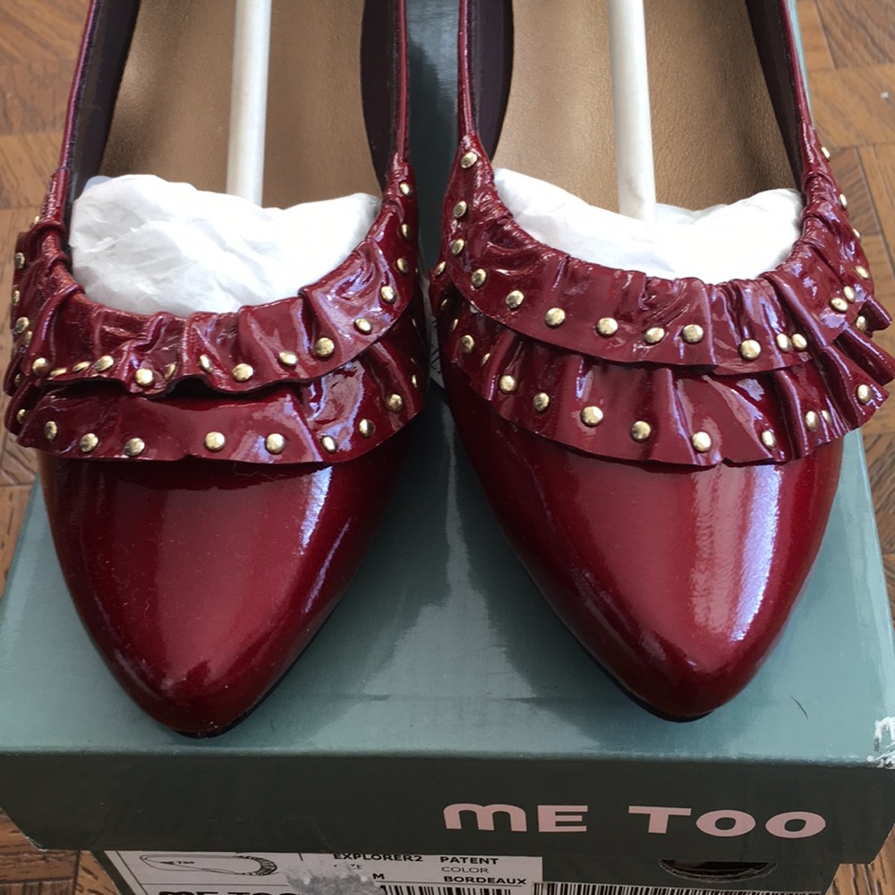 Me Too ruby red enamel leather ruffle heel 6.5M